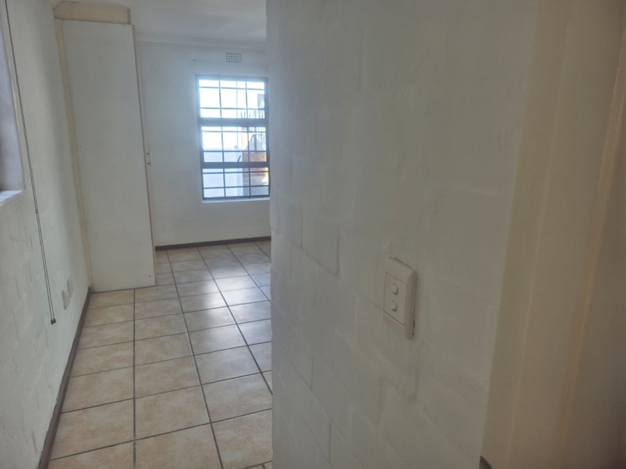 To Let 2 Bedroom Property for Rent in Parklands Western Cape